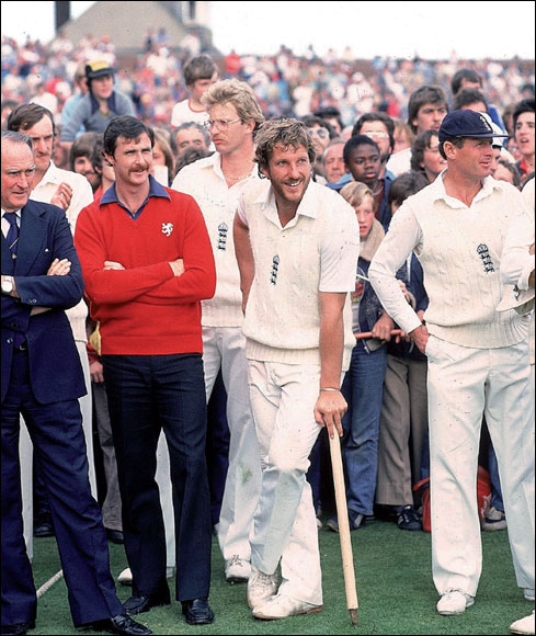  Fifth Test, Old Trafford, Manchester. Ian Botham receives yet another Man of the Match award after his spectacular hundred helps England to victory, regaining the Ashes 3-1.spacer