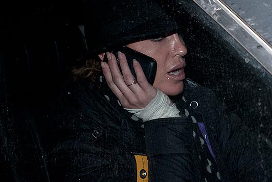 Sarah Harding turns up at Hillfield, Cadsden Road, Princes Risborough in her Range Rover.