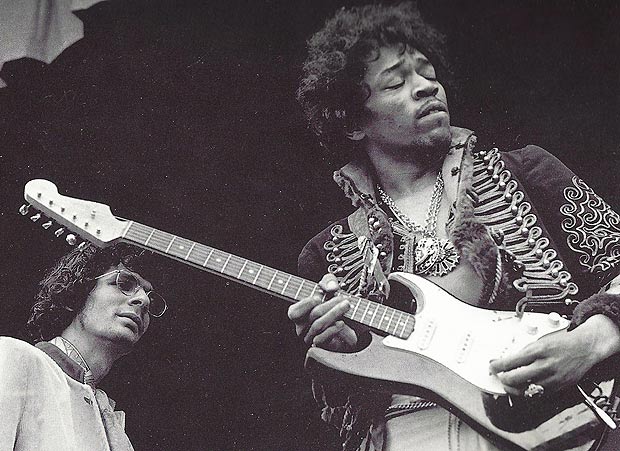 Hendrix at rehearsal with his Strat' at Monterey watched by Al Cooper. One of the most famous electric guitars in Rock'n'Roll history