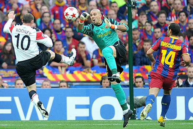  Victor Valdes helped Barcelona to defeat Man Utd in the 2011 Champions League Final