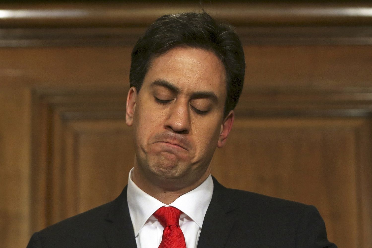 Ed Miliband steps down