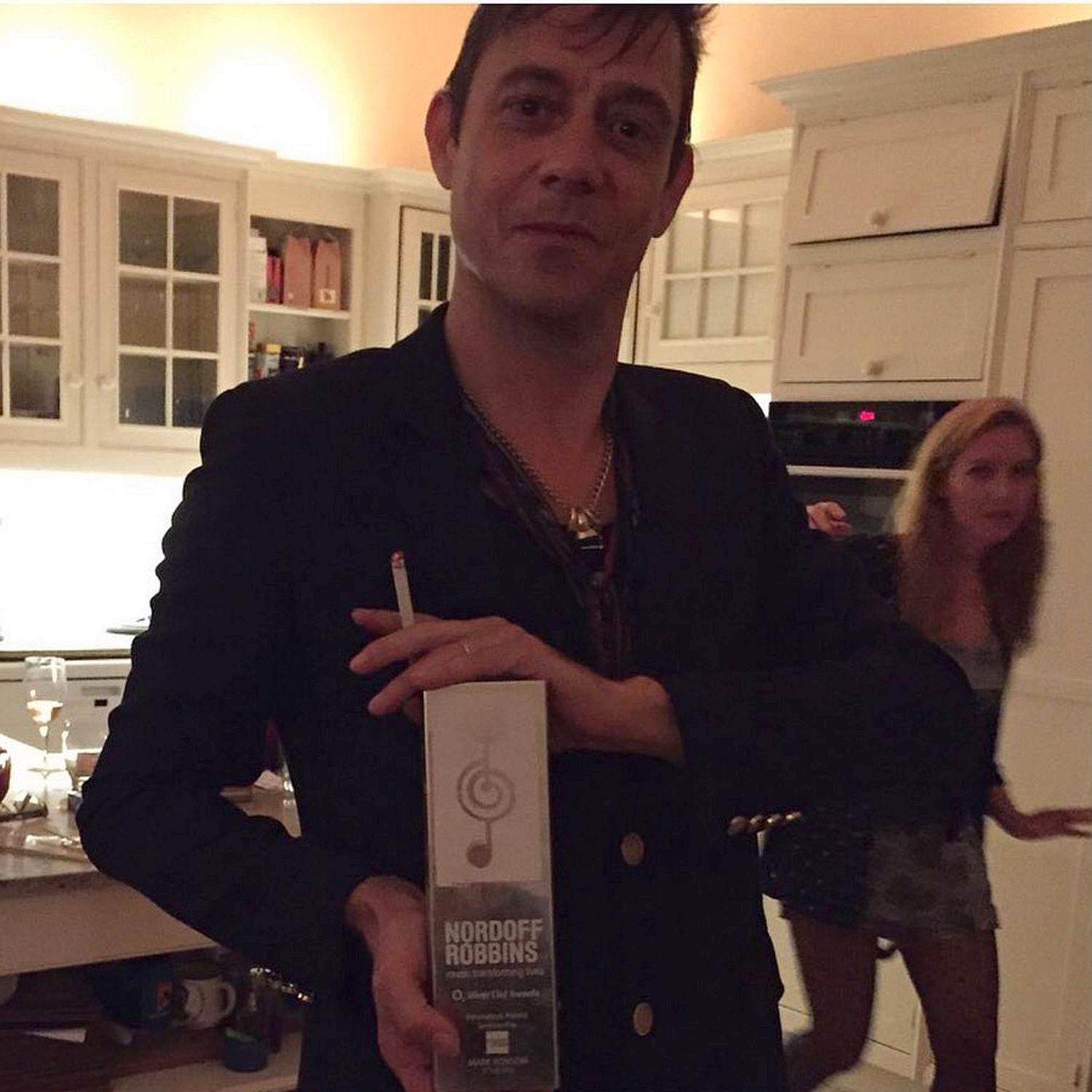 Jamie Hince hangs out with Mary