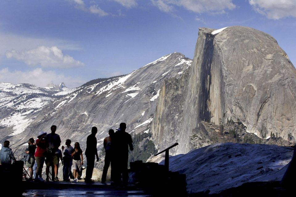  Yosemite National Park is a popular tourist attraction