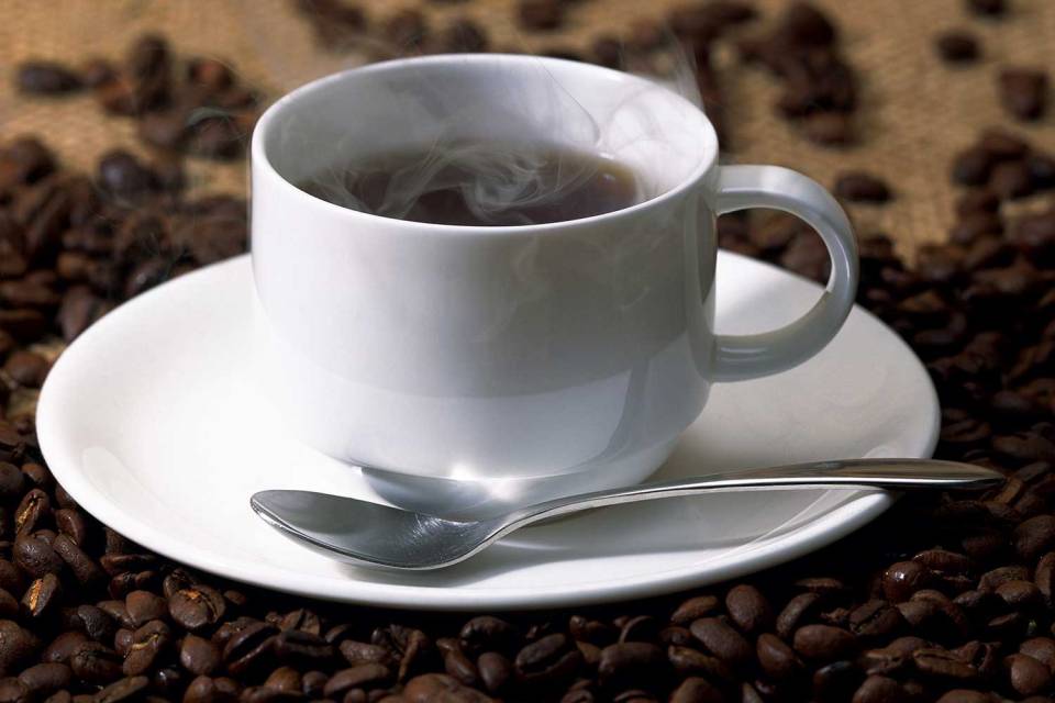  Drinking coffee dehydrates the body, which can make your urine smell