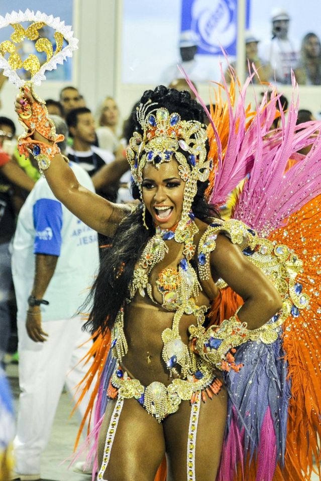  Brazilian dancers take to the streets of Rio de Janeiro to enjoy Brazil's biggest party