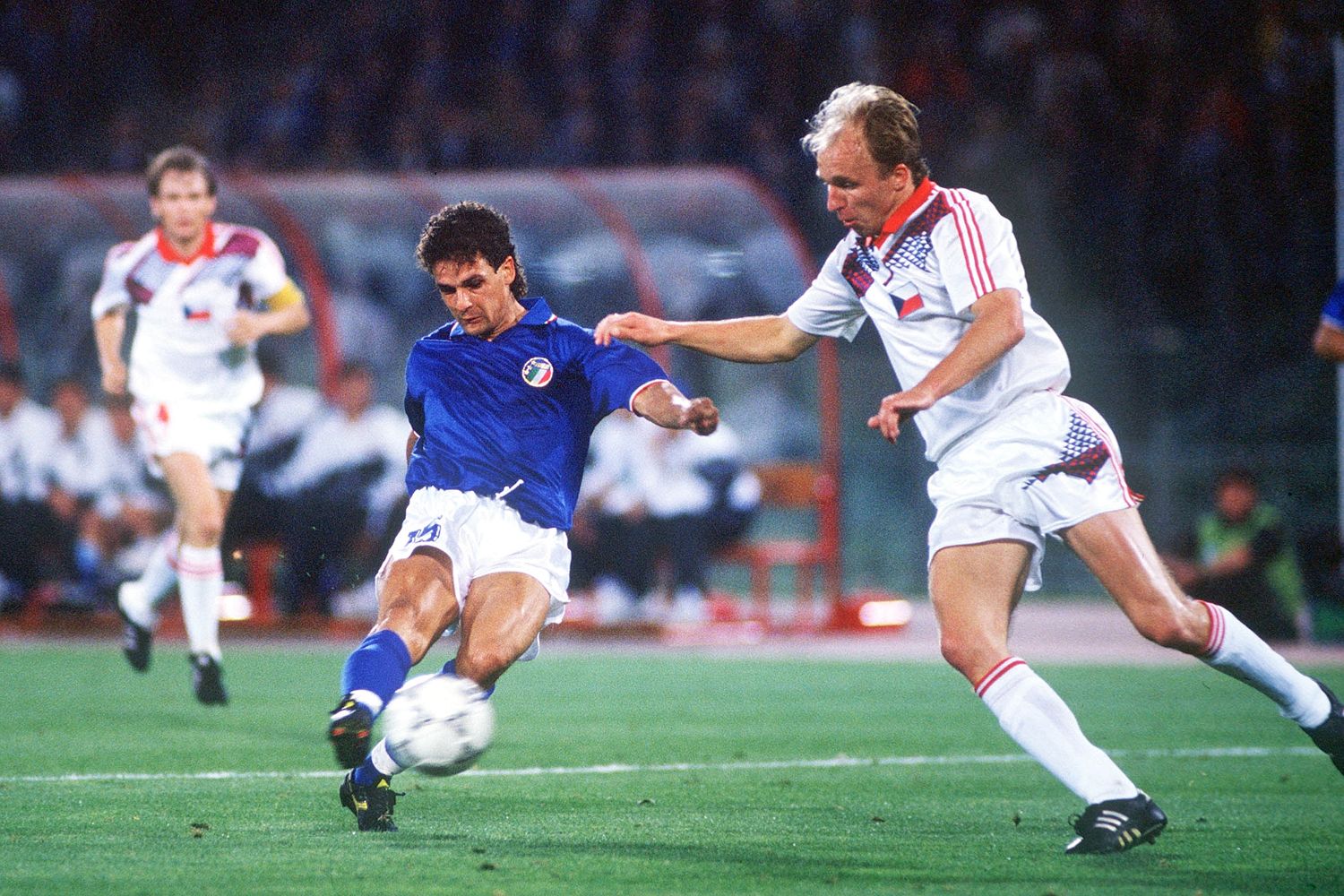 Roberto Baggio finishes off an amazing run to score against Czechoslovakia at Italia 90