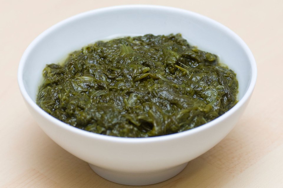  Spinach contains nitrates which can also turn into carcinogenic nitrosamines