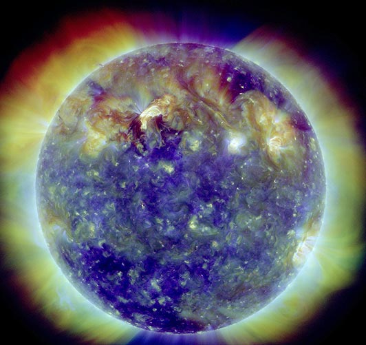  Blasts on the Sun's surface send solar flares towards the Earth