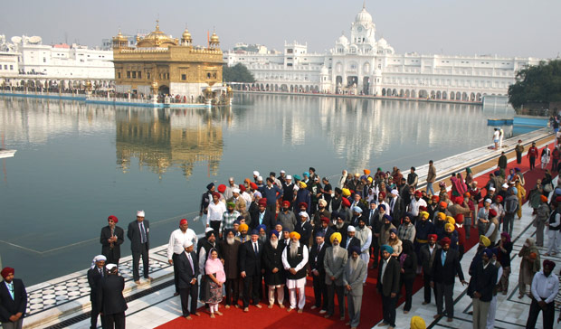  David Cameron visiting the Golden Temple