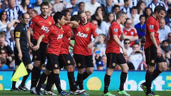 Shinji Kagawa celebrates after firing United into the lead