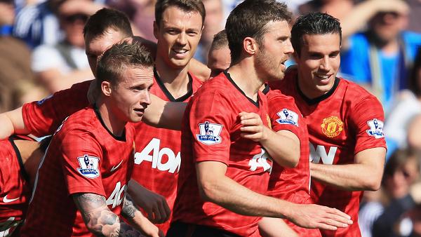 Alexander Buttner scores United's third