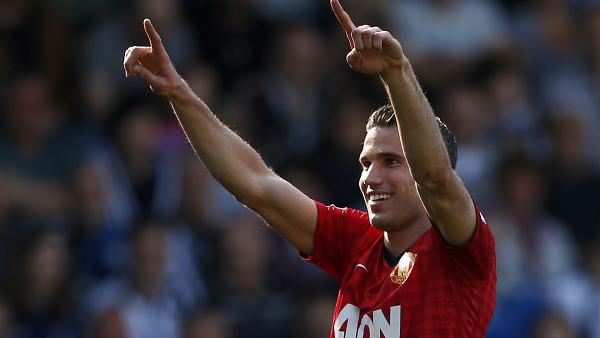 Robin van Persie puts United 4-2 up