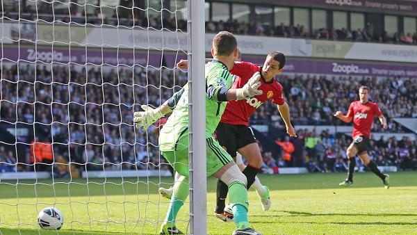 Javier Hernandez puts United 5-2 up