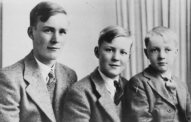 Tony Wedgwood Benn with brothers Michael (left) and David.