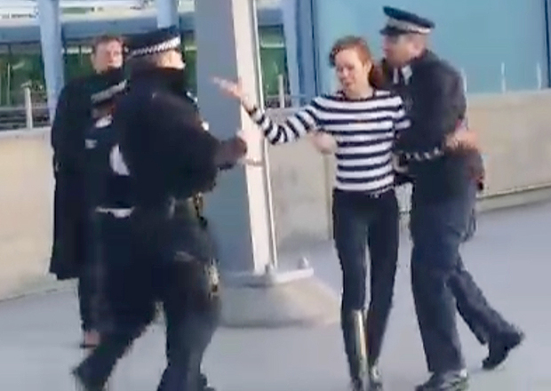 tara palmer tomkinson at airport being arrested