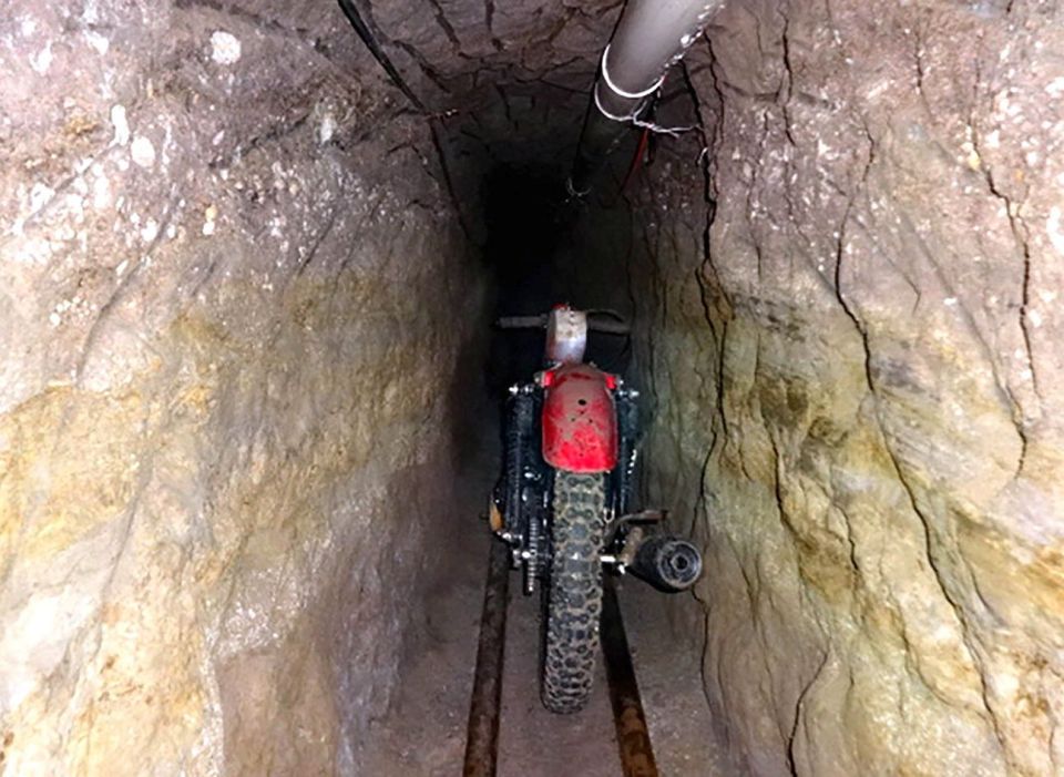  El Chapo escaped Mexican prison on a motorbike through a tunnel