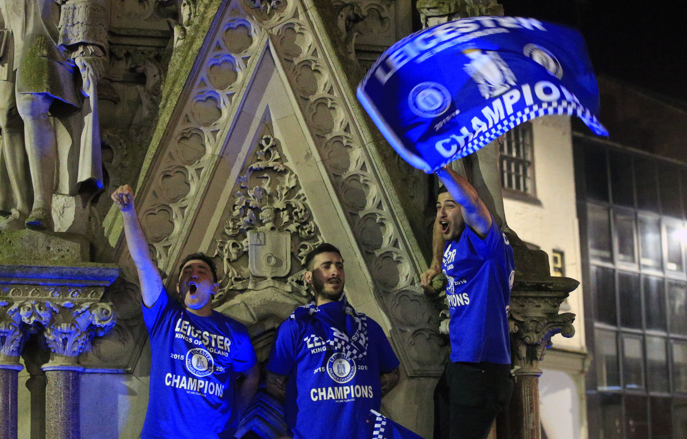 Leicester fans celebrate winning the Premier League title