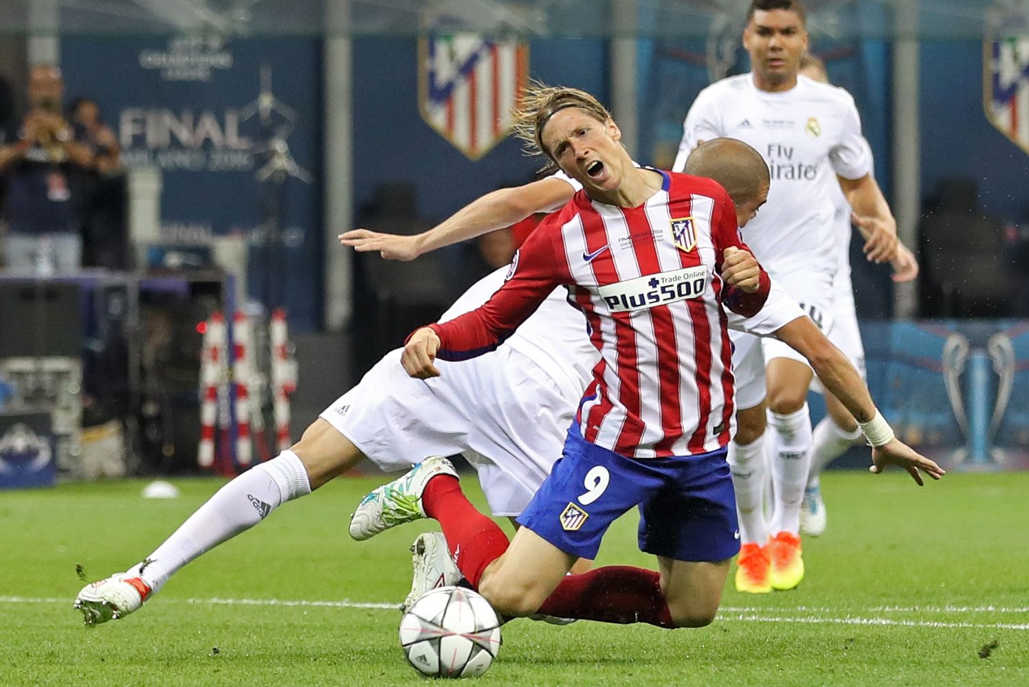 Fernando Torres was fouled in the area by Pepe which resulted in the Atleti penalty