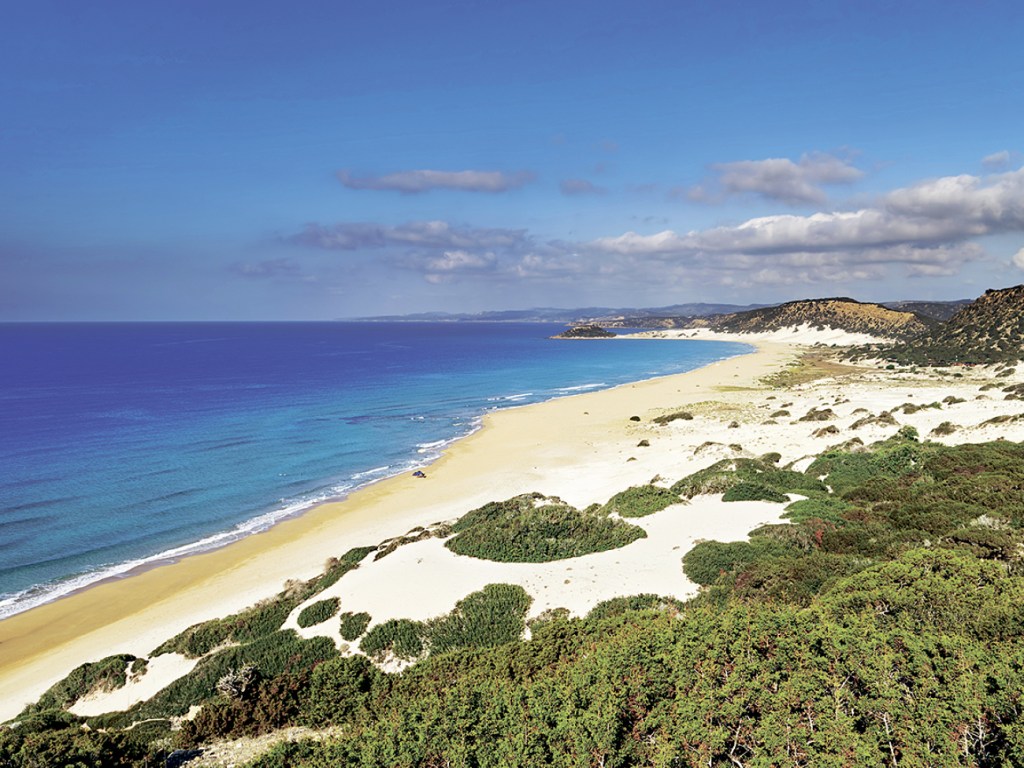  It's not hard to see how Golden Beach got its name... Make the most of its crystal-clear waters and endless dunes before everyone else catches on