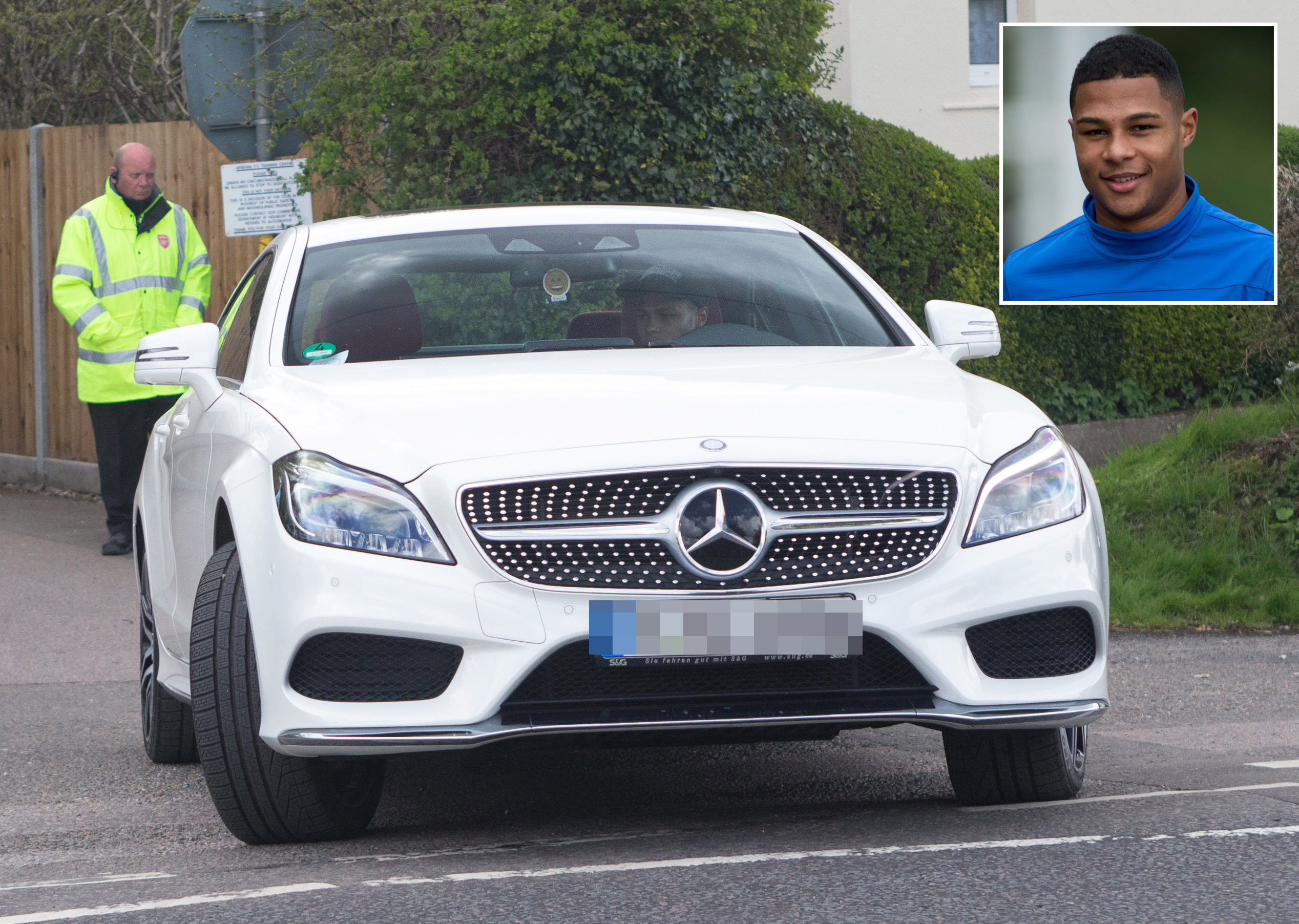  Serge Gnabry has a white Mercedes with foreign plates