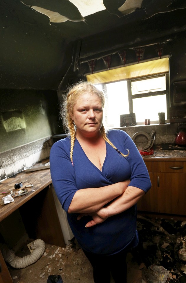  Melissa said she felt 'helpless' as she watched her kitchen burn down