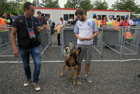  That sniffer dog’s gonna have its nostrils blown when Joachim Low turns up