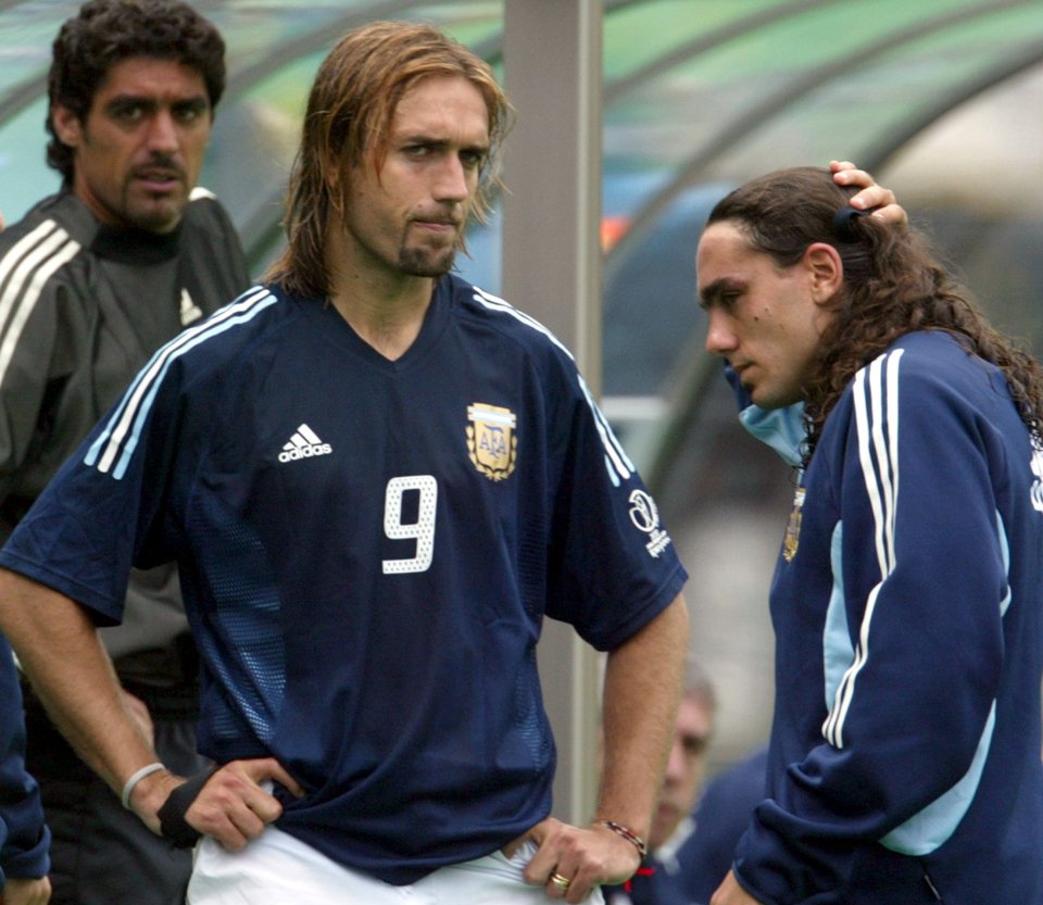  Gabriel Batistuta shows his disappointment at elimination from 2002 World Cup