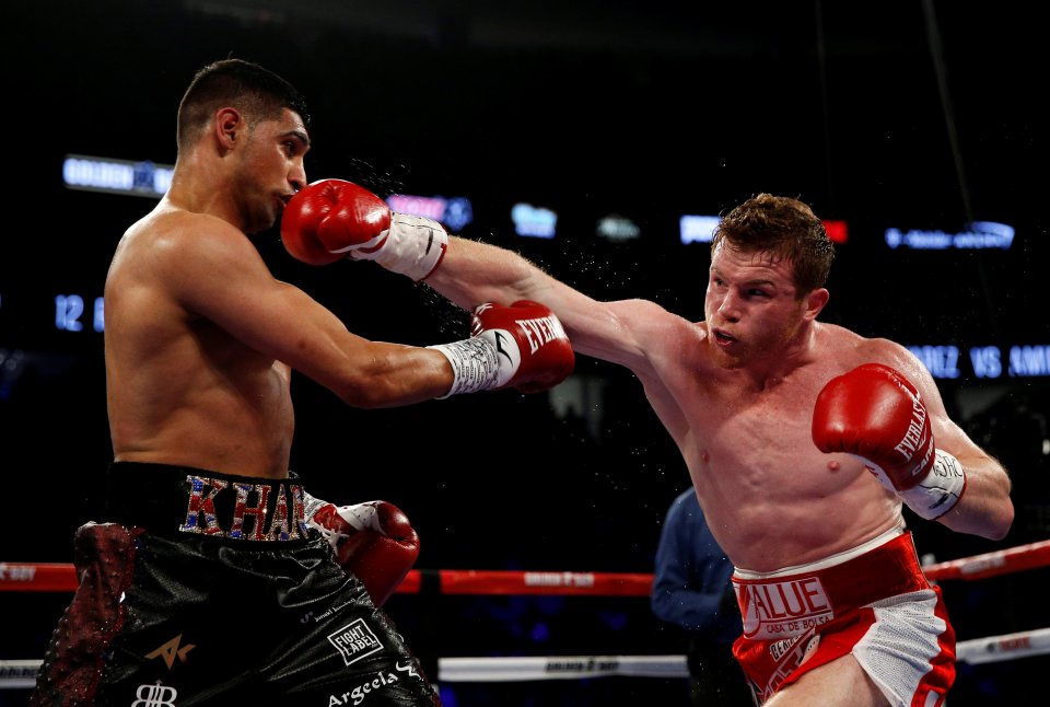  Amir Khan was floored by Saul Alvarez in world title bout in Las Vegas