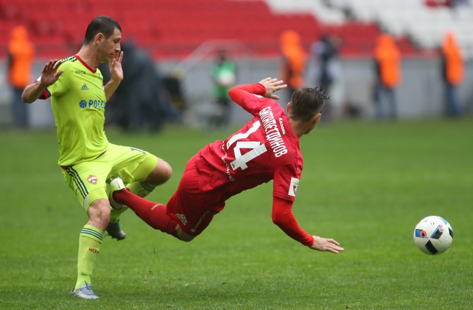  Alan Dzagoev broke his metatarsal during CSKA's Moscow's 1-0 win over Rubin Kazan on 21 May,  in their final match of the season which secured them the title