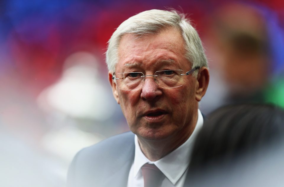  Mourinho will hold talks with Sir Alex Ferguson when he returns to work