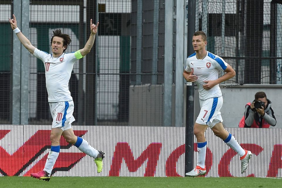 Tomas Rosicky celebrates his goal against Russia in the friendly