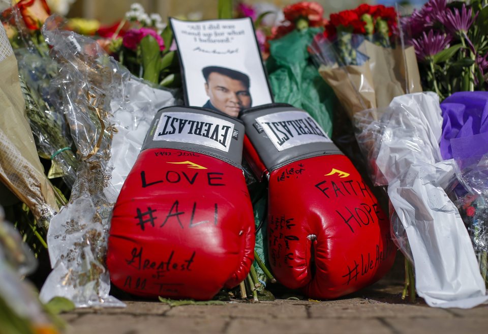  Memorials to the boxing legend have sprung up all over his home town of Louisville