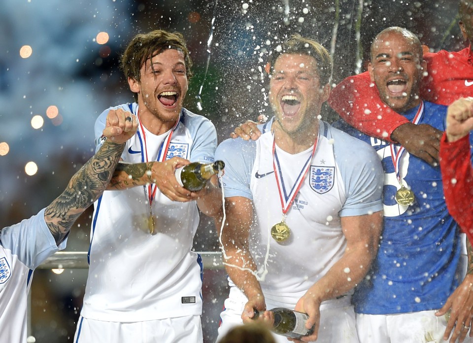  Louis Tomlinson headed straight back to California to be with his boy following his Soccer Aid success.