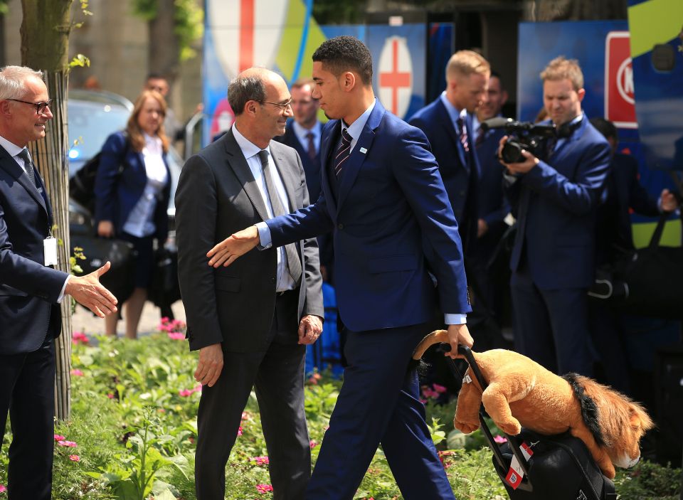  Chris Smalling paraded the lion as England arrived in France ahead of the Euros