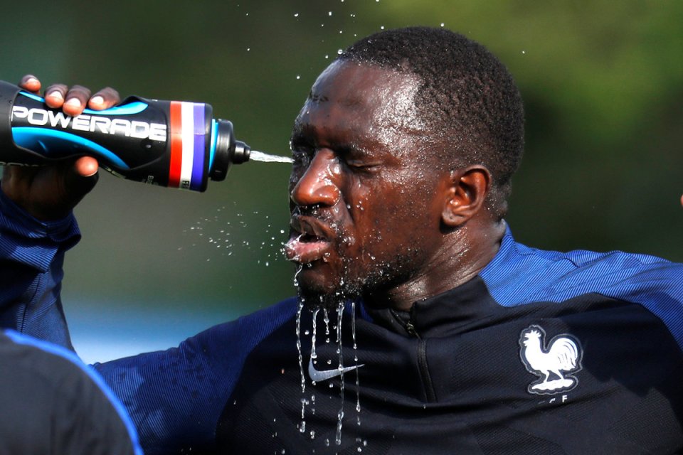 Moussa Sissoko trains with France as hosts prepare for Euro 2016