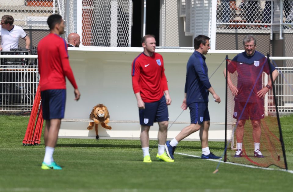  Leo during Engand's first training session in France