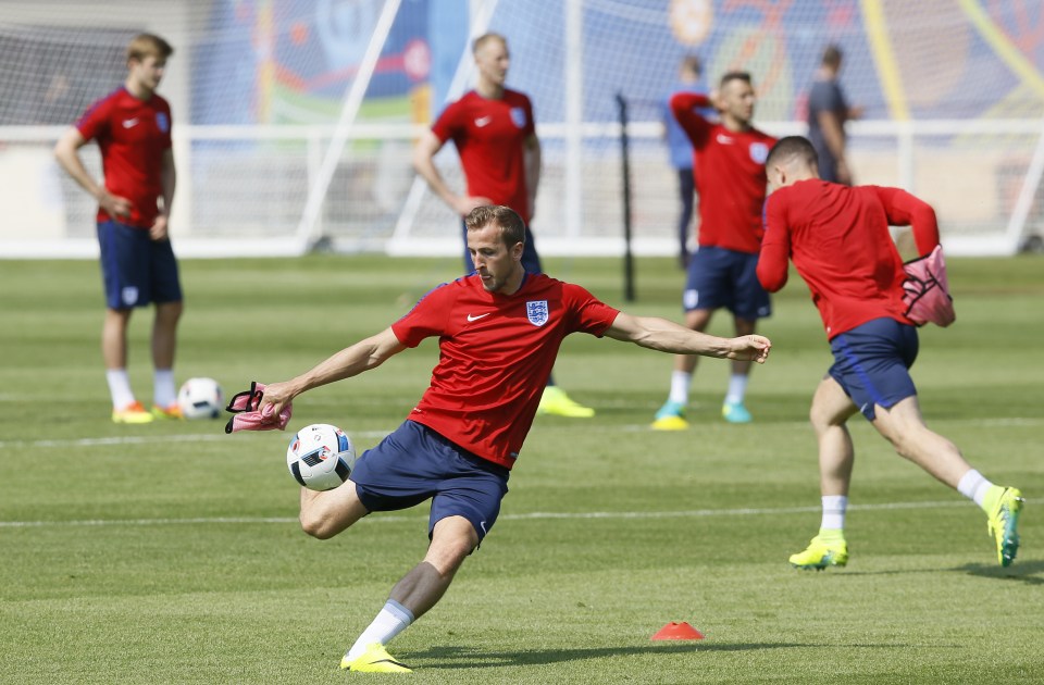  Harry Kane gets ready for Englands Group B opener against Russia on Saturday