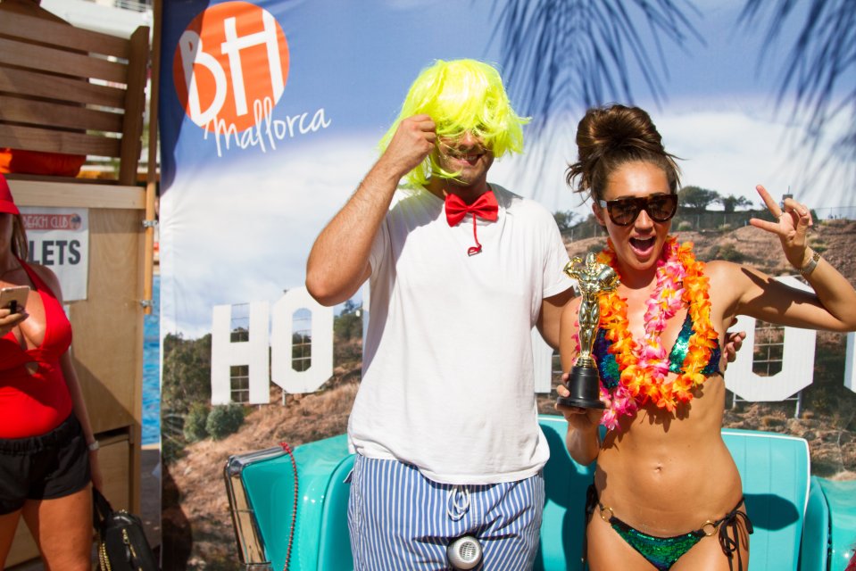  Pals were seen mucking about with props at the pool party