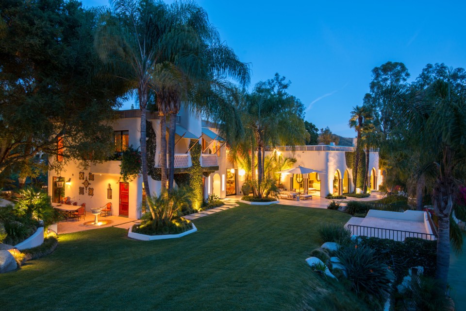 $85 million mansion owned by Cher and Eddie Murphy goes on the market