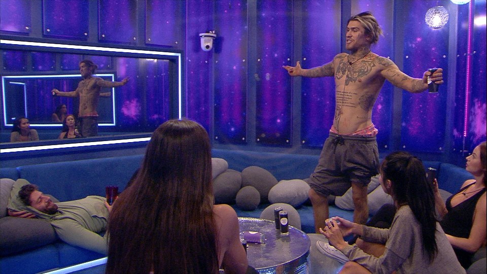  Marco and Laura had been hanging in the chill out room with their fellow housemates...