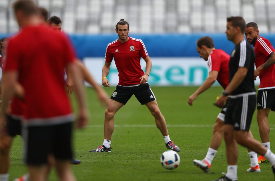  Jack Collison reckons Wales have a good, young squad, but will lean heavily on the star talents of Real Madrid ace Gareth Bale during the tournament in France