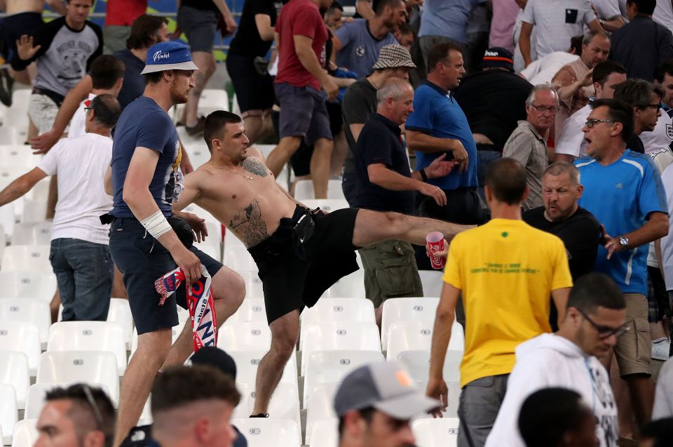  Horrific scenes ... Russia thugs launch into England fans