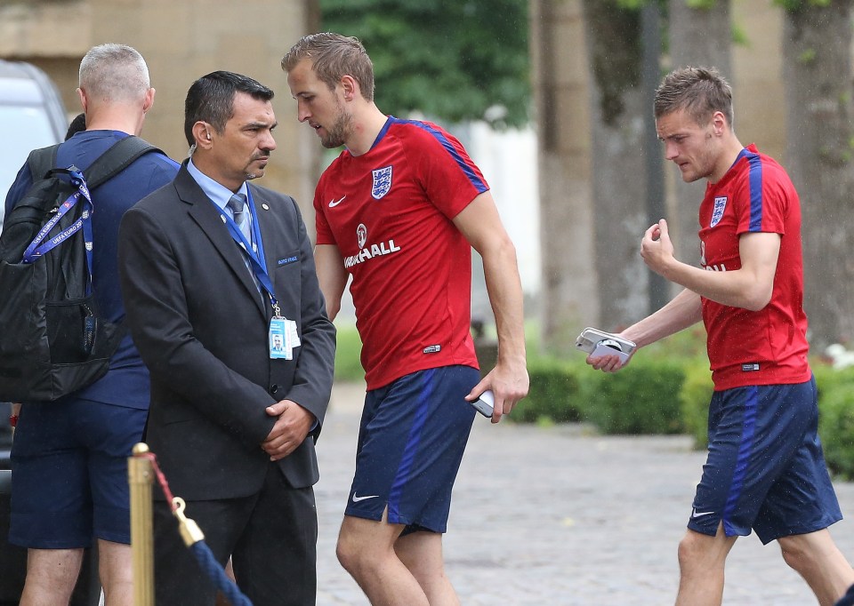  Jamie Vardy is competing with Harry Kane to start for England against Wales