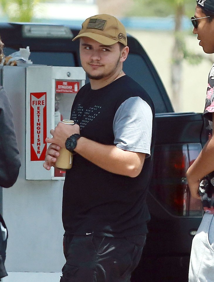  Son Prince Jackson, then 12, was said to have stood in the doorway silently crying