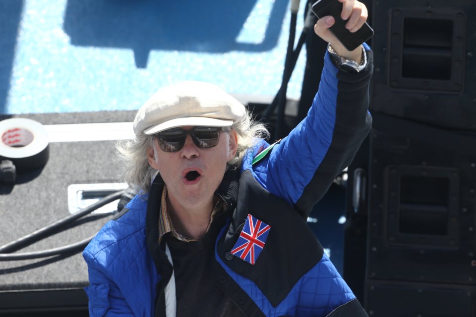  Bob Geldof sails in his Vote In ship along the Thames in pursuit of Nigel Farage