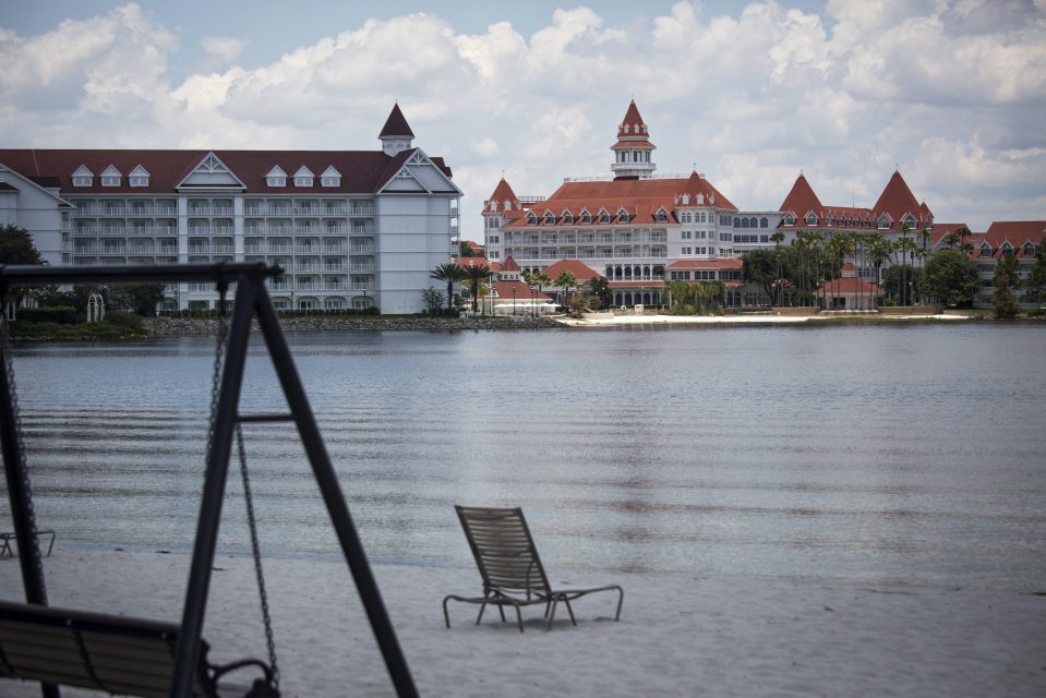  Lagoon view ... the Grand Floridian is on the Seven Seas Lagoon