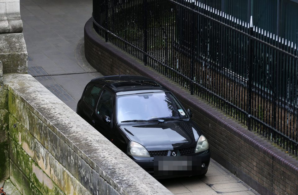 Car found on Blackfriars footpath, London, UK - 16 Jun 2016