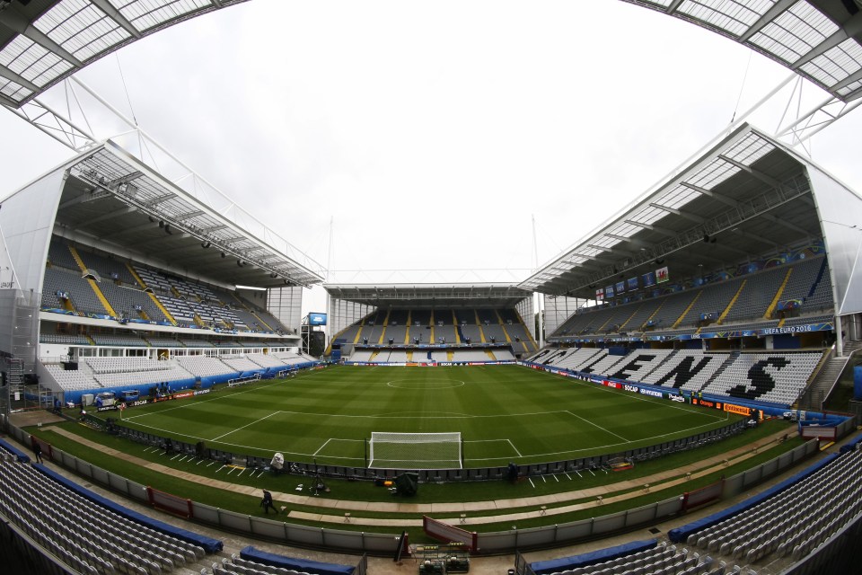  The Stade Bollaert-Delelis will be a sea of colour when Wales take on England