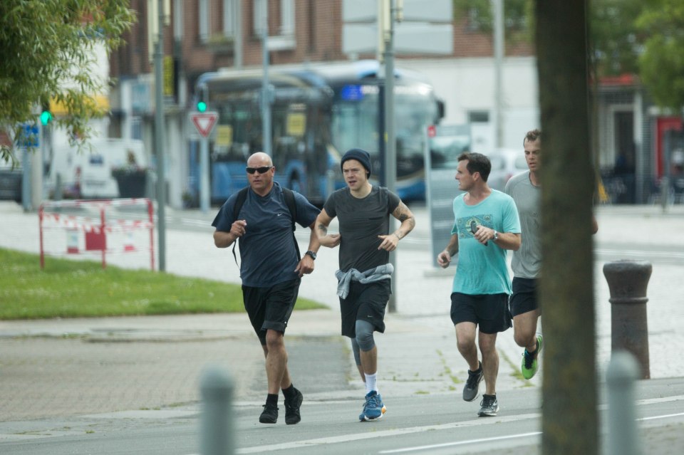  Harry has to run with two bodyguards and a personal trainer in order to keep fit