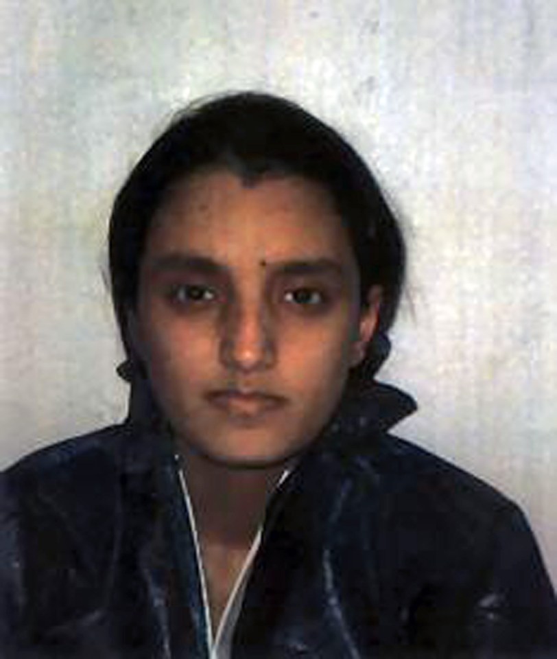  Murder plot ... Roshonara Choudhry brought two knives with her to meet Stephen Timms